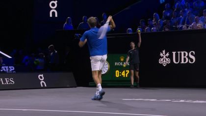 Medvedev throws racquet after lost point against Shelton at Laver Cup